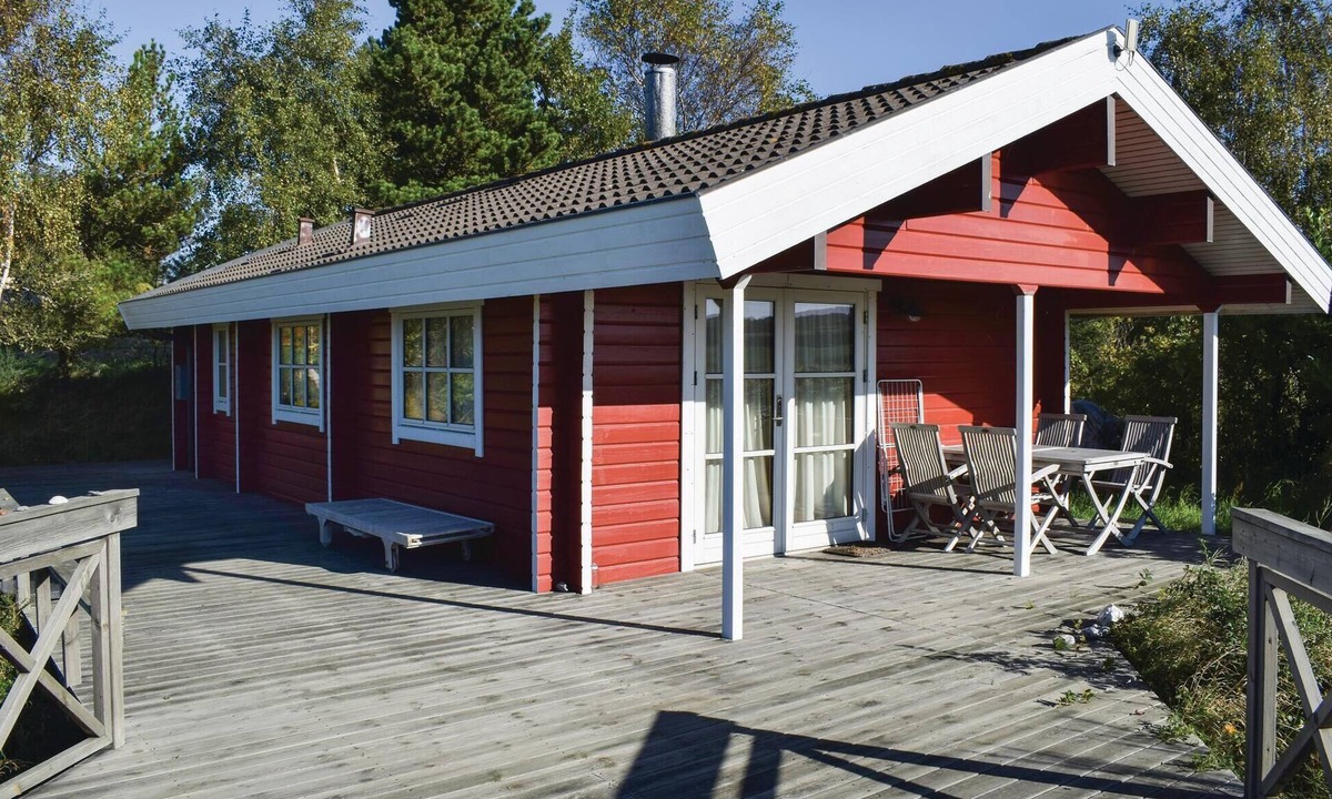 Knebel House | 2 bedroom nice home in Knebel