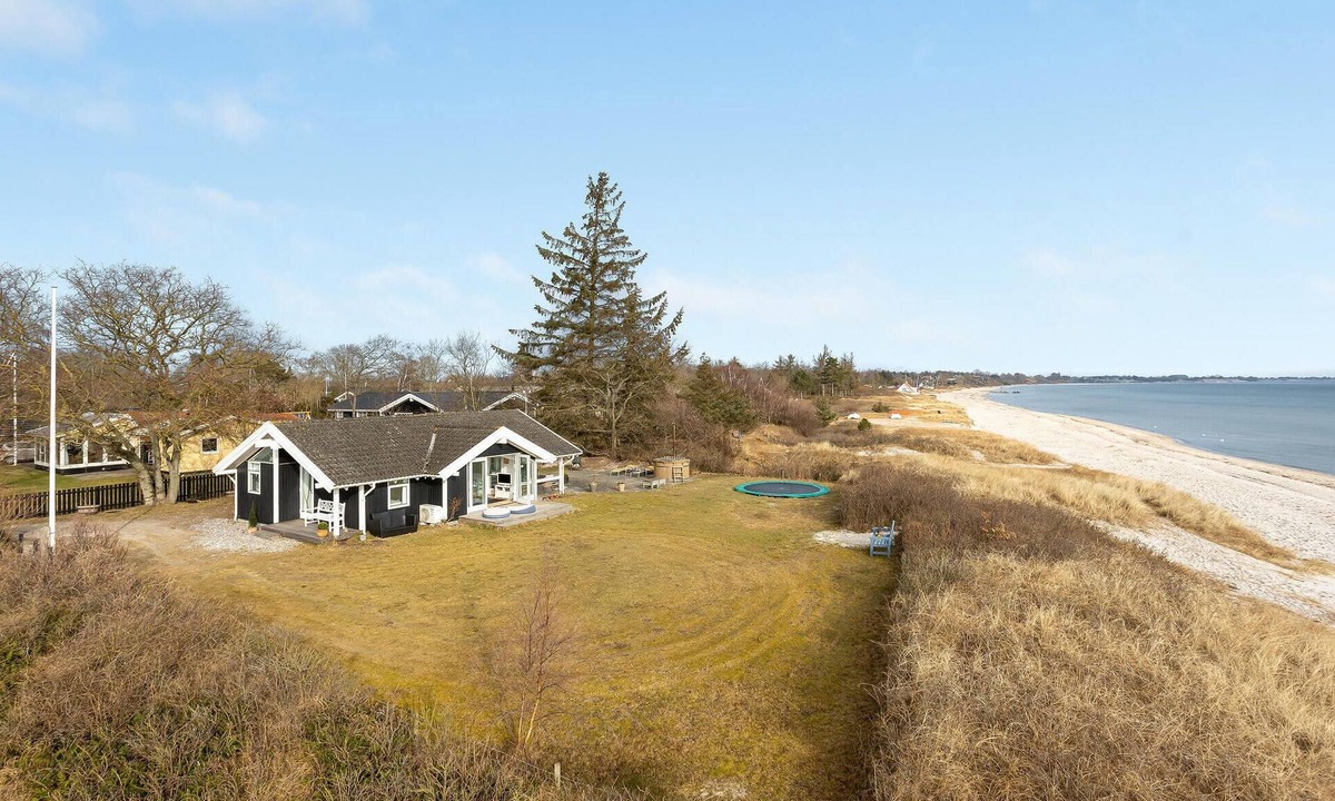 Saksild Strand House | 2 bedroom nice home in Odder