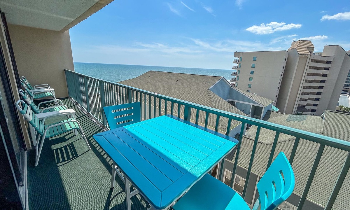 Ocean Drive Condo | 2 bedroom oceanfront with OCEAN VIEW. Ocean Drive. 3 min. all year.