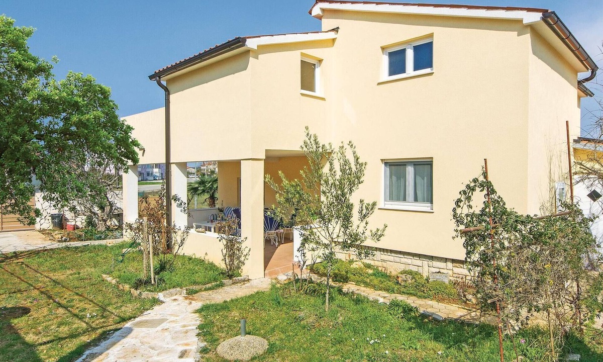 Valbandon Apartment | 2 bedroom pet friendly apartment in Fazana