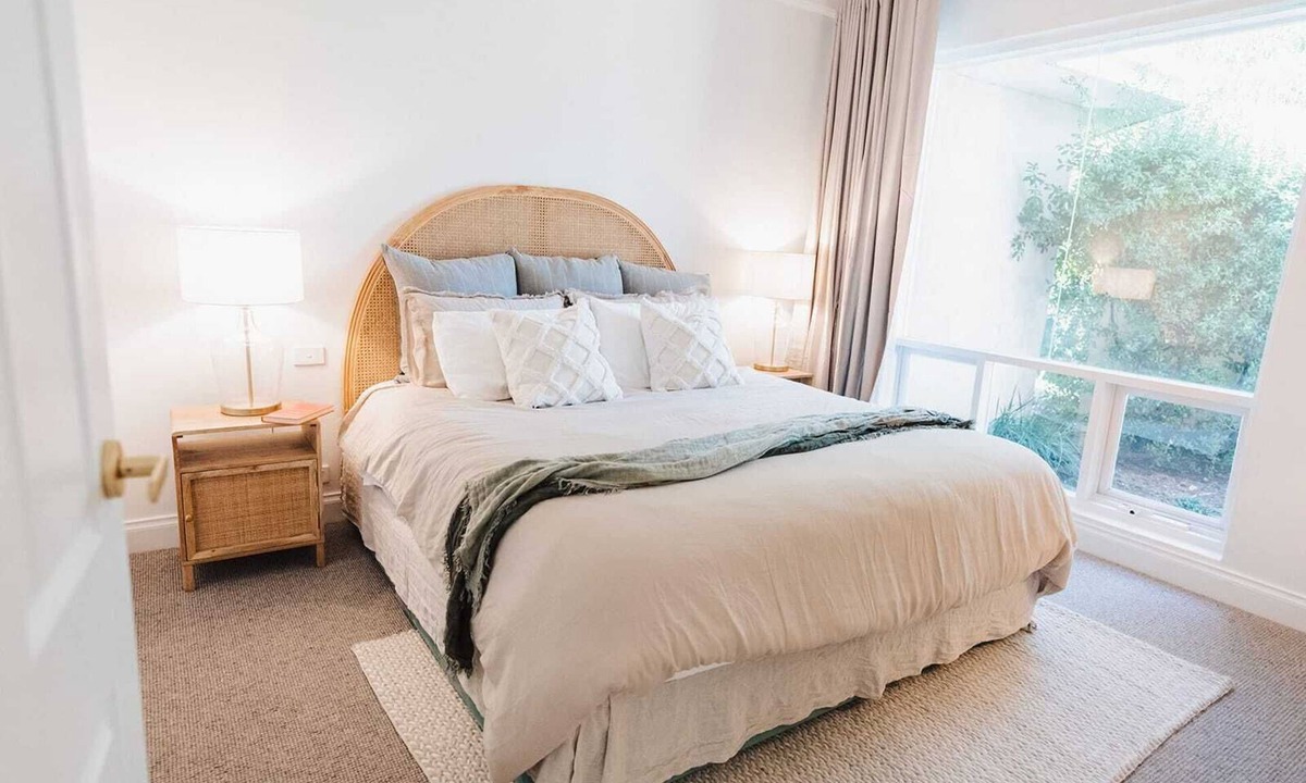 Stirling Bed & Breakfast | 2 Bedroom Pool Side Villa