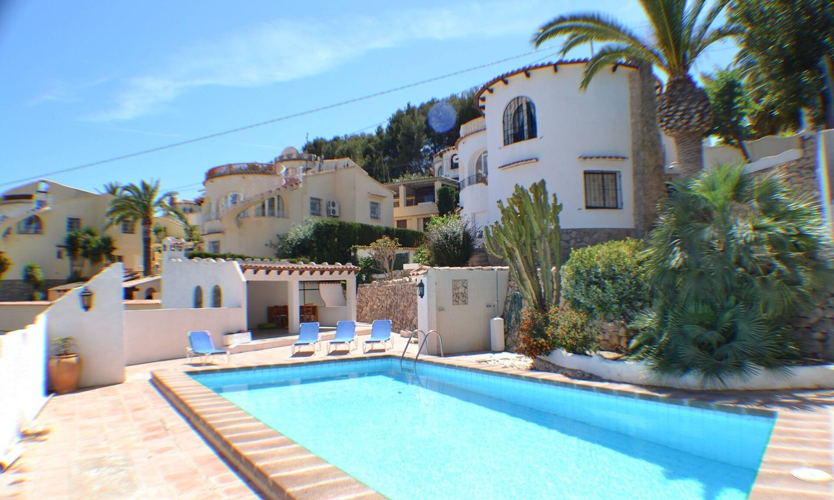 Benissa Coast Apartment | 2 Bedroom Private Apartment, Beautiful Gardens, Private Pool & Air Conditioning