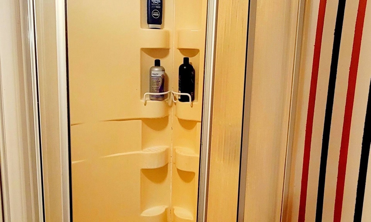 Northeast Mississauga Apartment | 2-Bedroom private basement, Minutes from airport & transit
