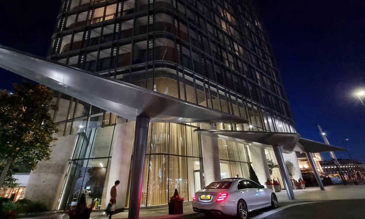 South Bank Apartment | 2 Bedroom Riverside Apartment