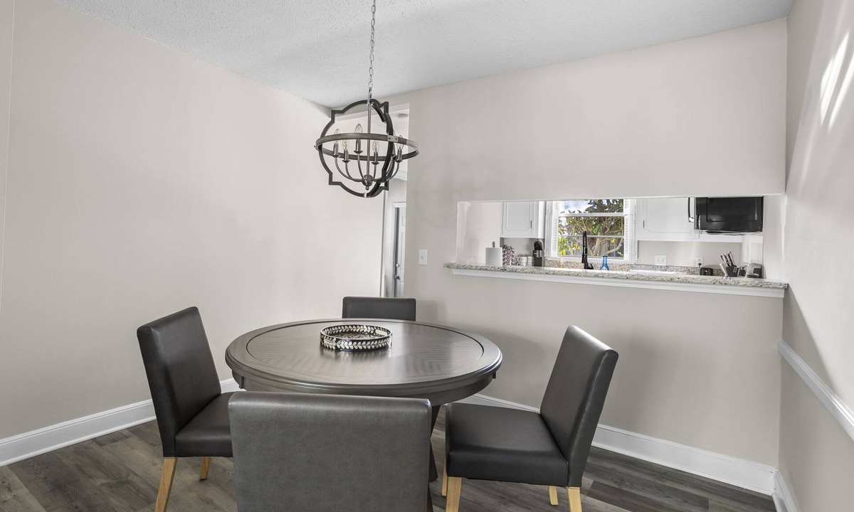 Forest Acres House | 2 Bedroom - Safe & Convenient