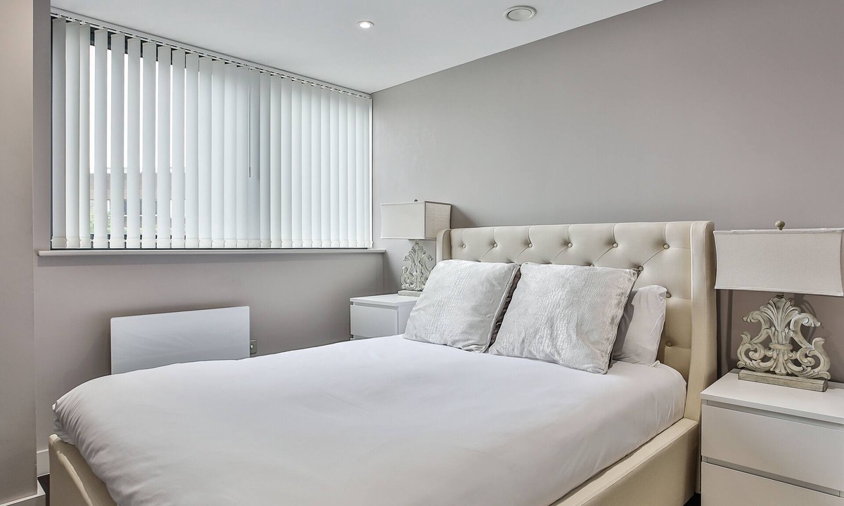 Sheffield City Centre Apartment | 2 Bedroom Self-Contained Flat - 2 beds, 2 baths