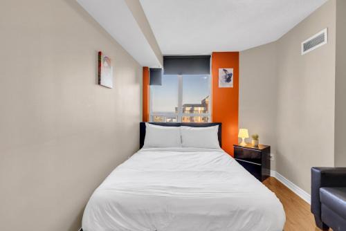 Downtown Mississauga Apartment | 2 bedroom spacious apartment in Mississauga