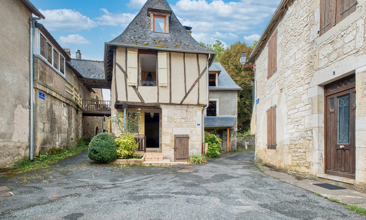 Le Lardin-Saint-Lazare House | 2 bedroom stunning home in Condat-sur-Vézère