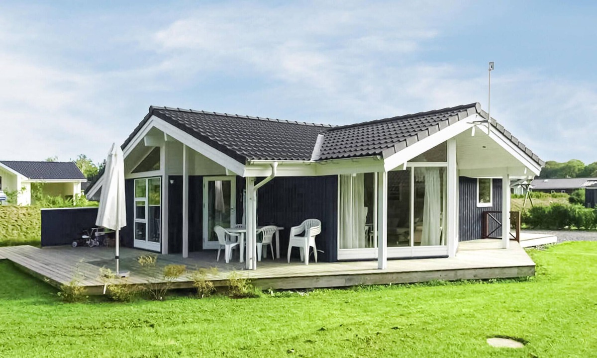 Pøt Strandby House | 2 bedroom stunning home in Juelsminde