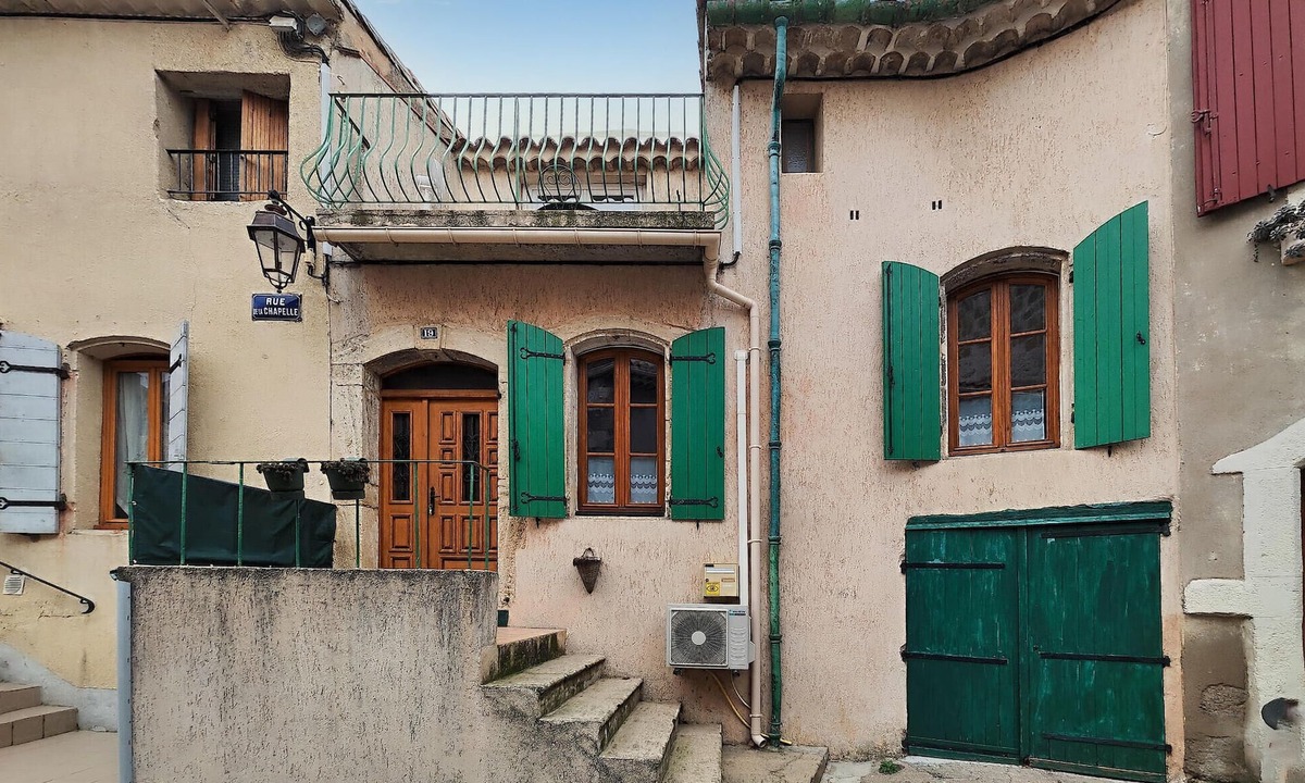 Servian House | 2 bedroom stunning home in Servian