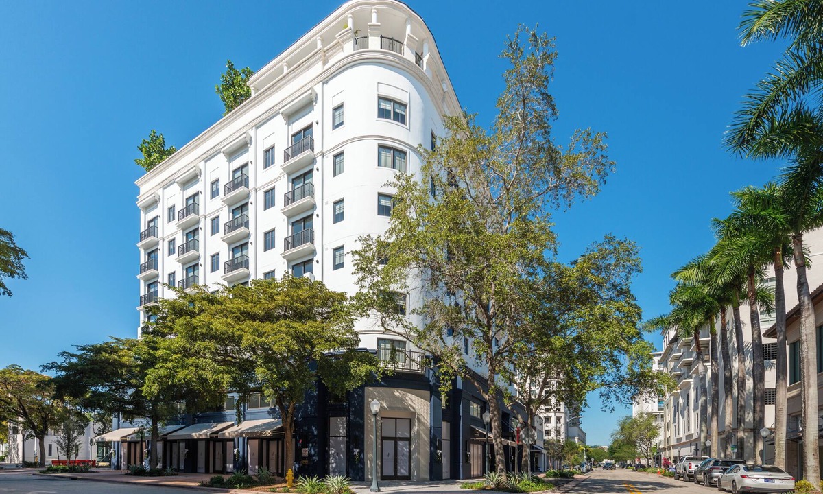 Industrial Section Hotel | 2 Bedroom Suites with Daily Housekeeping at The Avenue Coral Gables