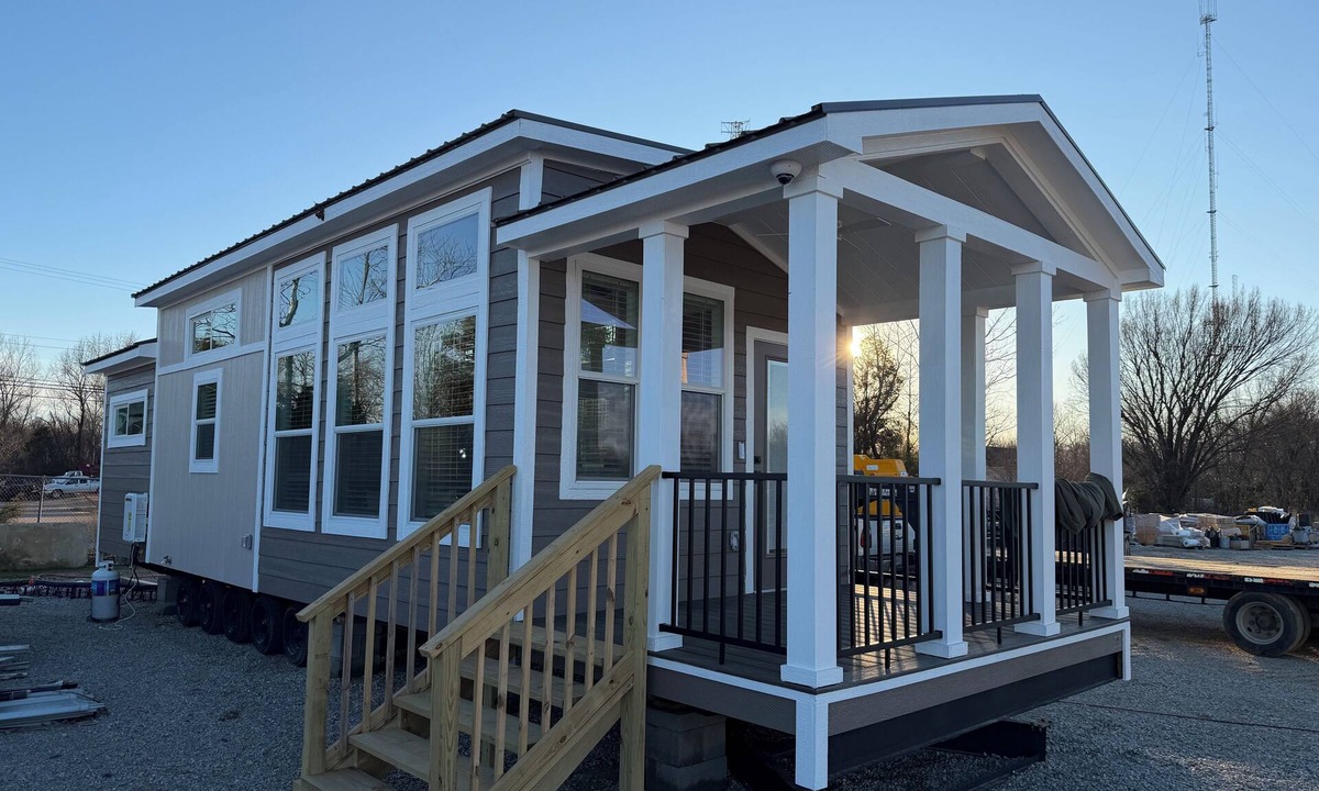 Cordova House | 2-bedroom Tiny Home park model with unique location