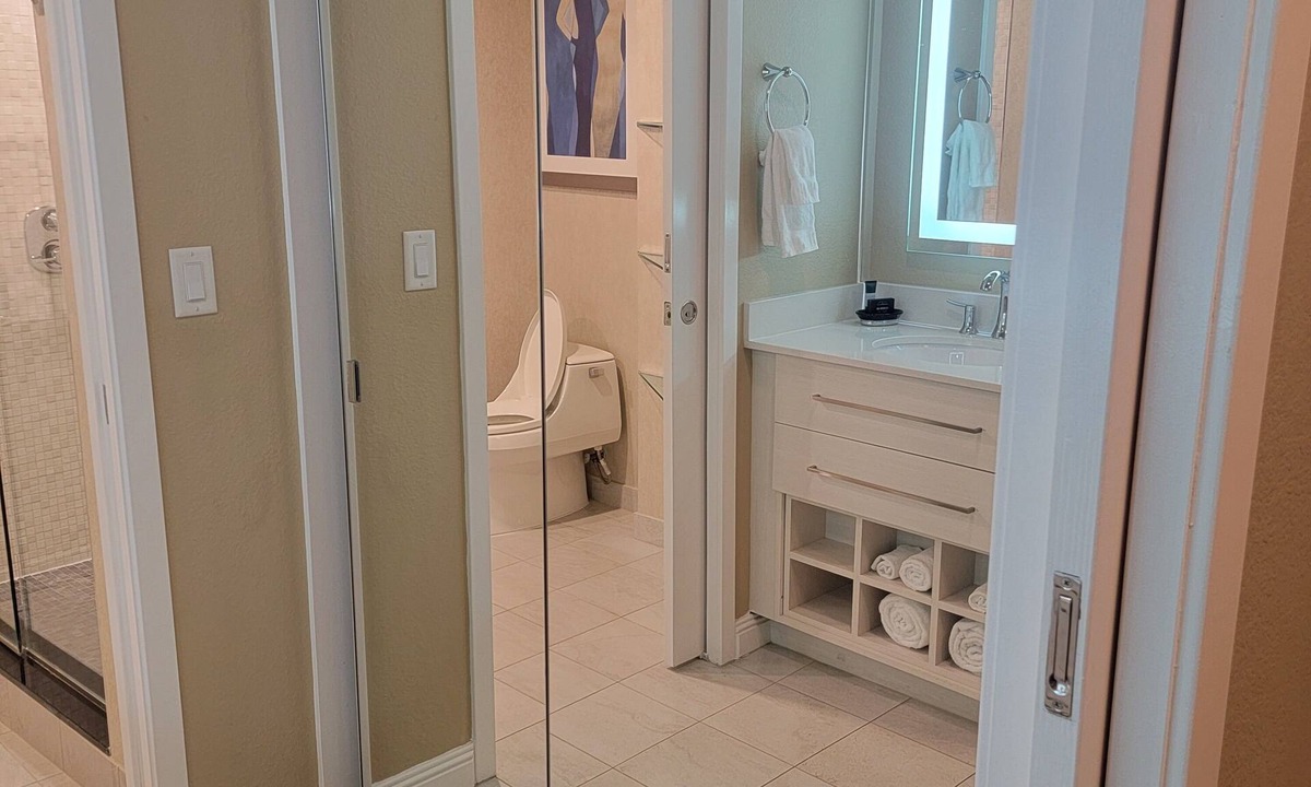 Winchester Hotel | 2-bedroom villa hotel in phenomenal Las Vegas with WiFi, AC, fitness room