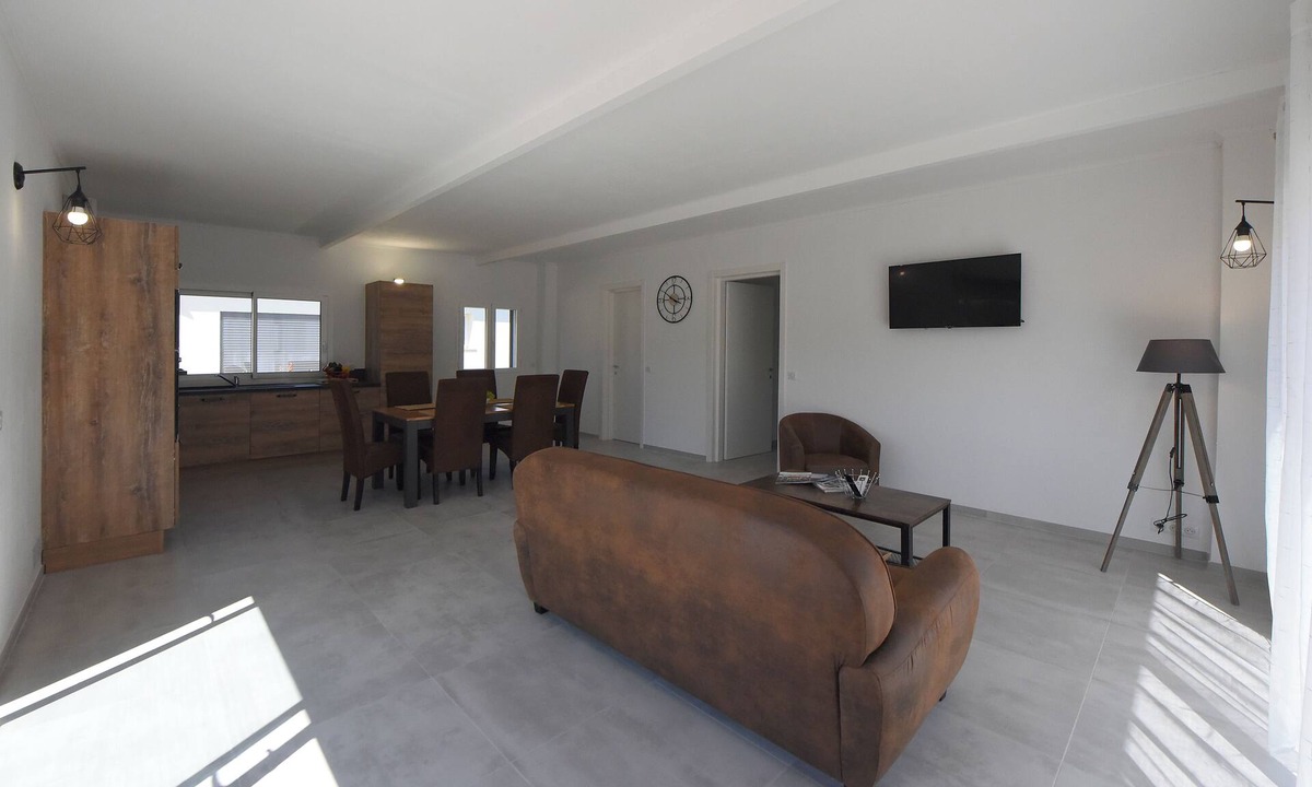 Bonifacio Villa | 2 Bedroom Villa in bonifacio