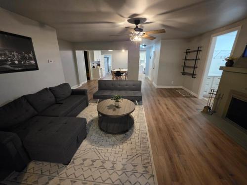 Joliet House | 2 Bedroom with King Suite, Large Space, Pet Friendly, Steps from Downtown Jolie