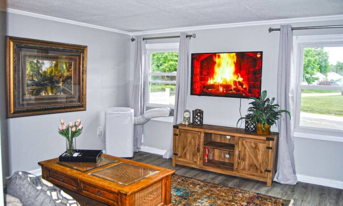 Nashua House | 2 bedroom with queen sofa sleeper