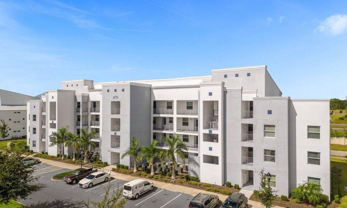 Bay Lake Apartment | 2 Bedrooms/2 Bathrooms/Storey Lake (4731-304 CT)