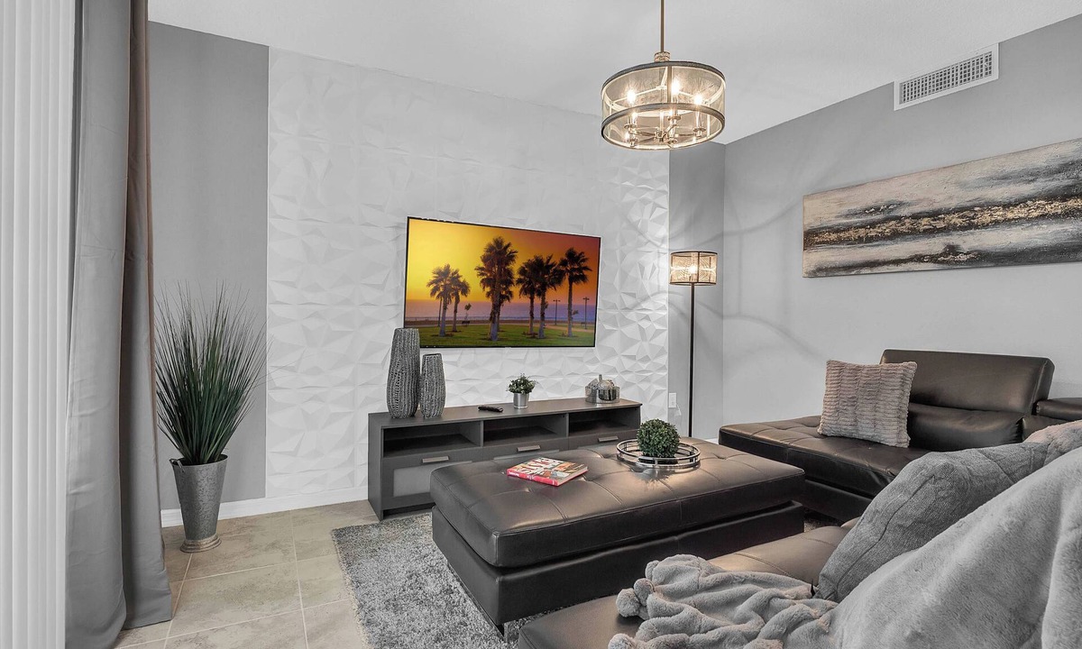 Bay Lake Apartment | 2 Bedrooms/2 Bathrooms/Storey Lake (3120-106 PC)