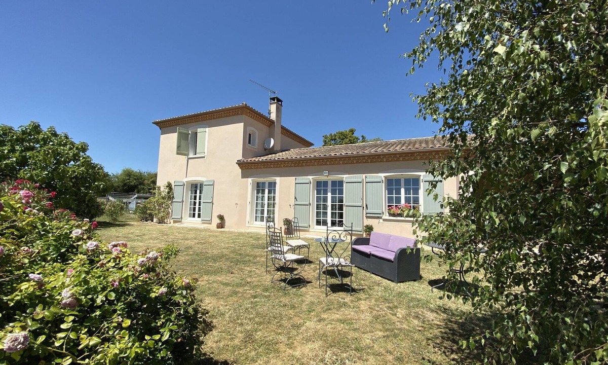Larroque-sur-l'Osse Bed & Breakfast | 2 Bedrooms private bathroom