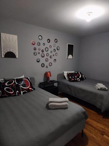 East Newark House | 2 Beds - Work & Study - NYC - EWR - Walk to Train