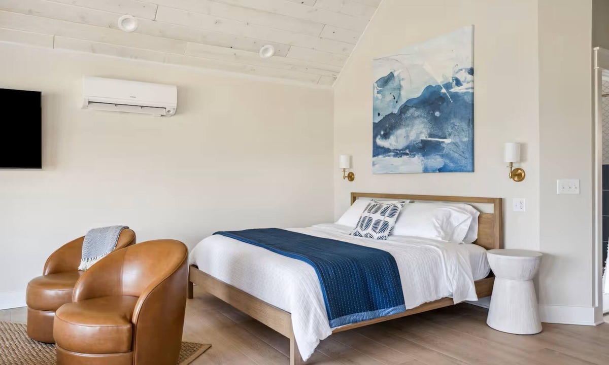 Garrison Apartment | #2 Blue Lakeview Suite B