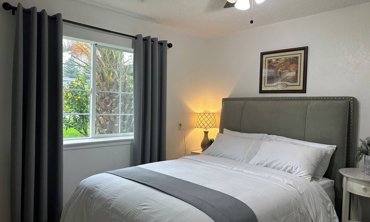 Arden-Arcade House | 2 BR 2 BA guesthouse with kitchen