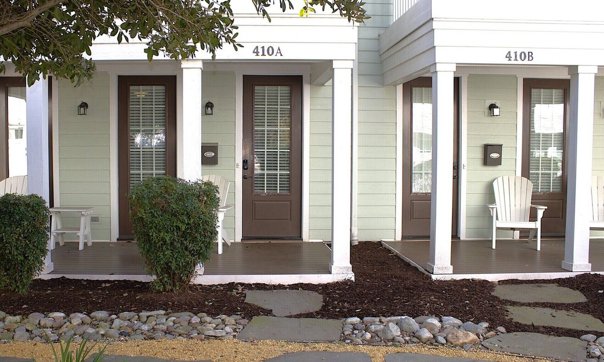 Northeast Virginia Beach House | 2 BR, 2 Story Townhouse by the Beach (410A)