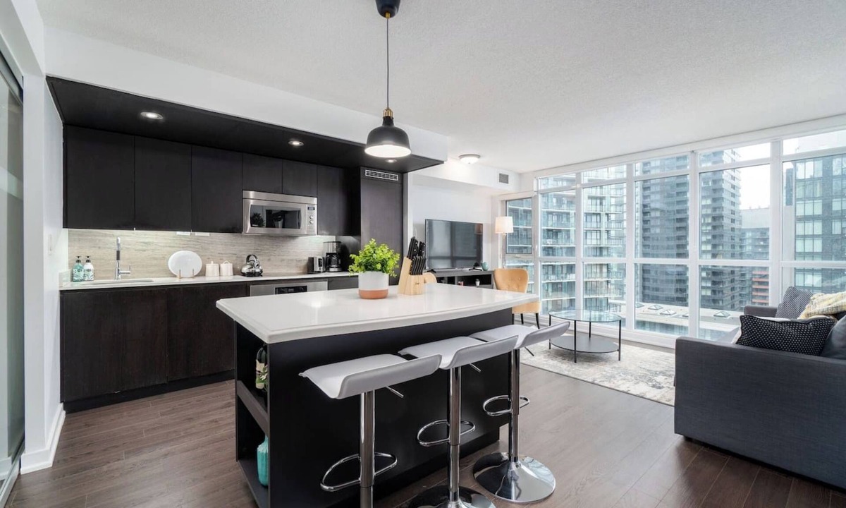 CityPlace Condo | 2 BR + 2BA + Free Parking + Sofabed + Lakeview