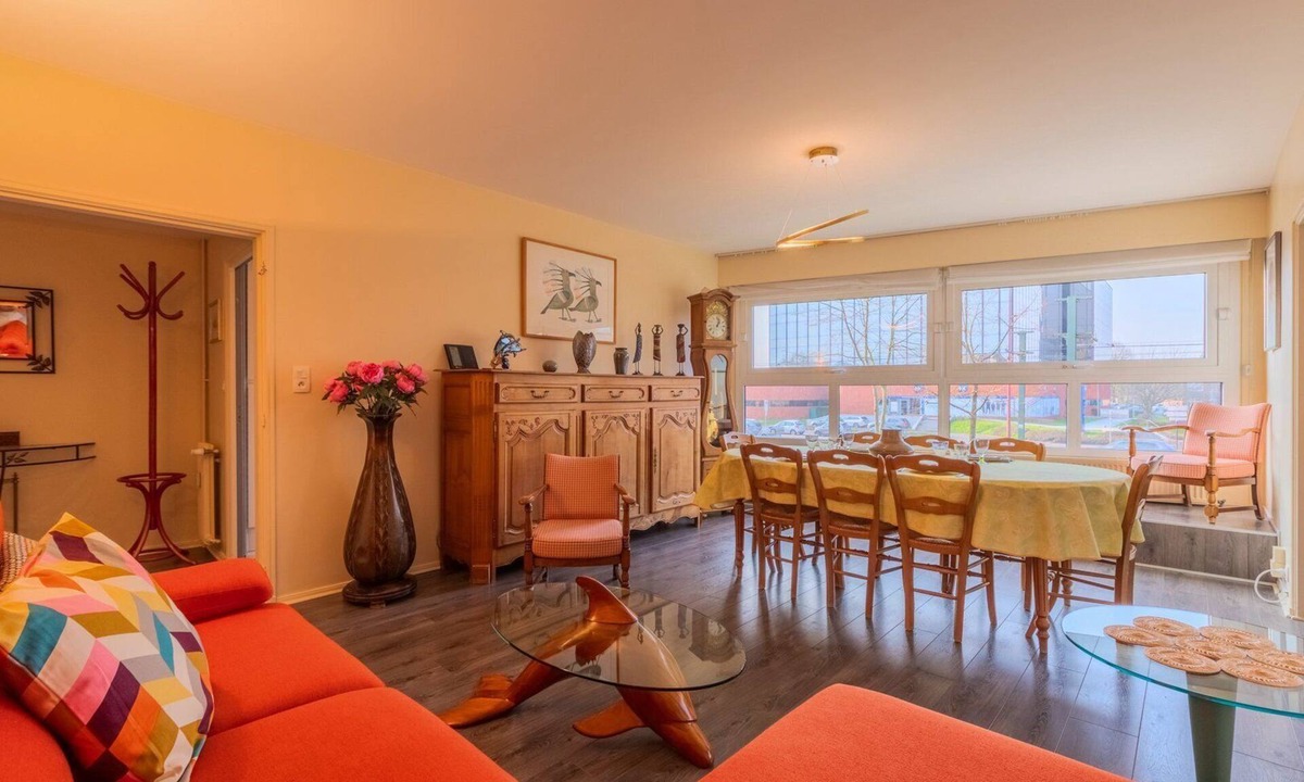 Marcq-en-Baroeul Apartment | 2 BR apartment with parking, 5 minutes from Lille