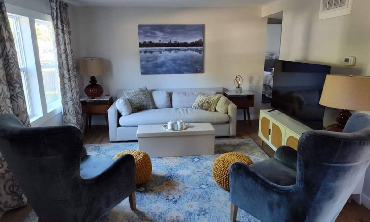 South Bend House | 2 BR Dome Home with Large Yard & Firepit! 3 Miles from Campus!