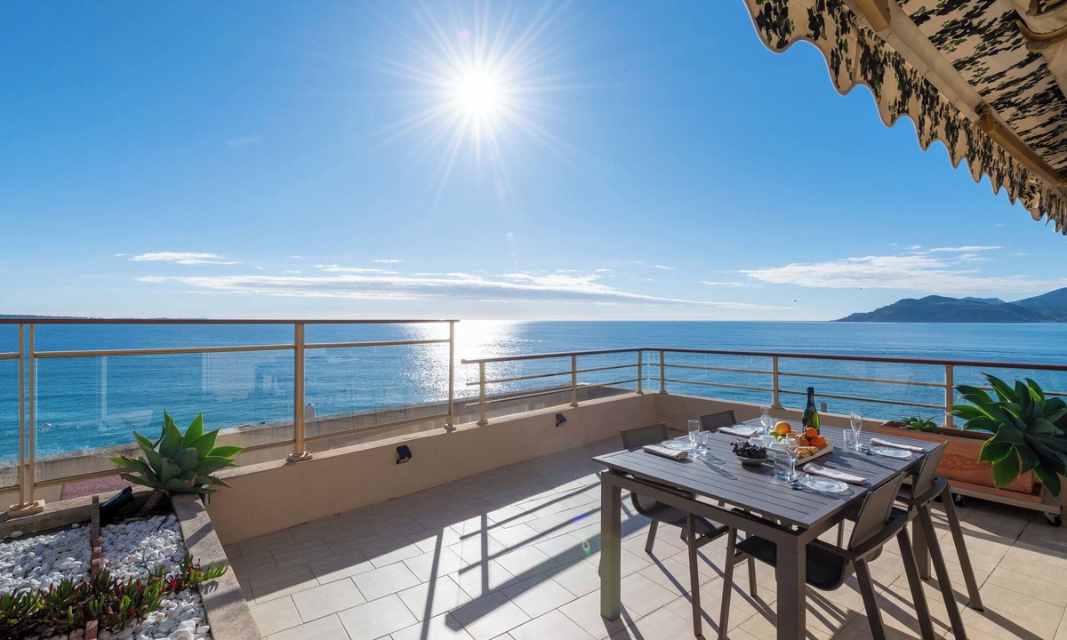 Cannes La Bocca Apartment | 2-Br Panoramic Sea View & Beach Access