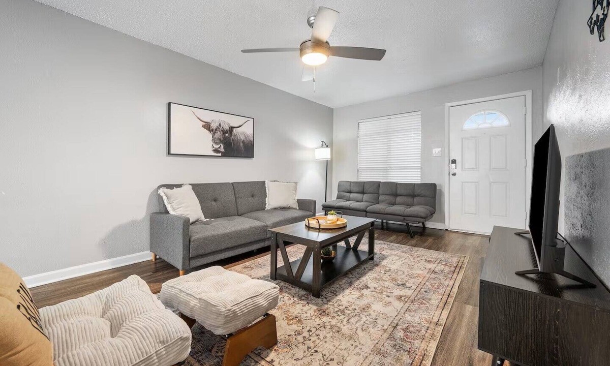 South Manchaca Apartment | 2 BR Suite 10 mins from Downtown!