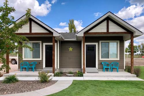 Bloomington House | 2 BR Tiny Homes - Unique Outdoor Space