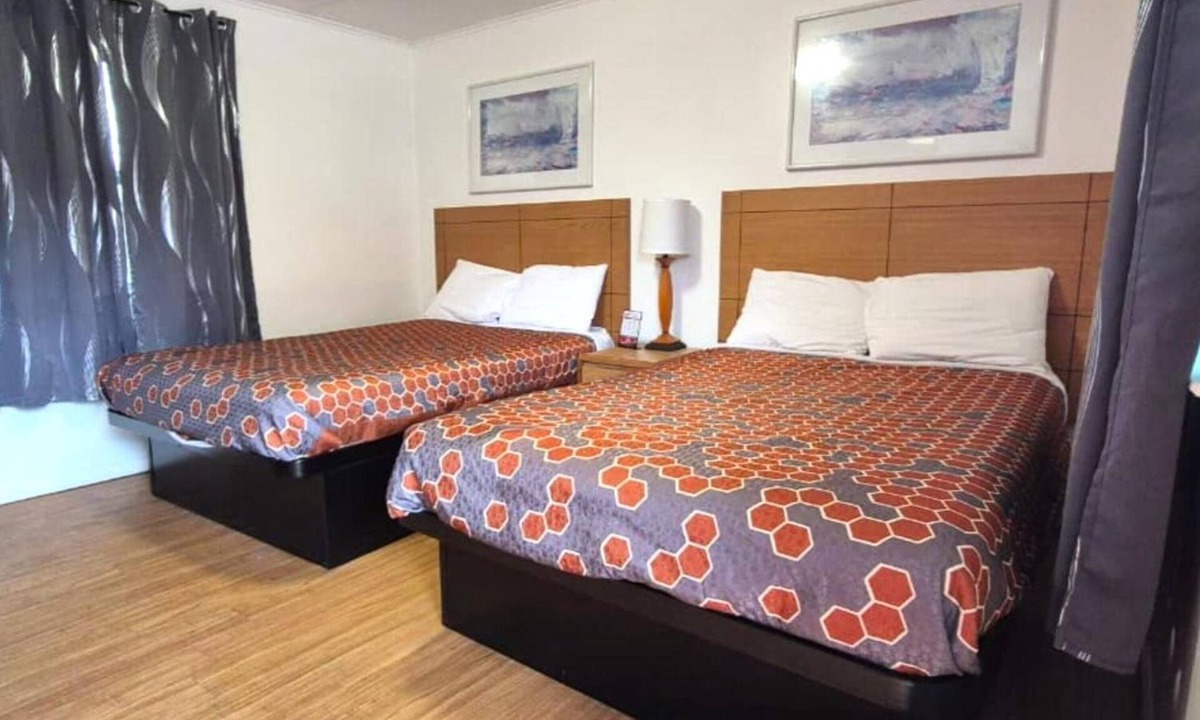 Cadillac Hotel | 2 Bright, Clean Rooms Perfect for Quick Weekend Getaways, Free Parking