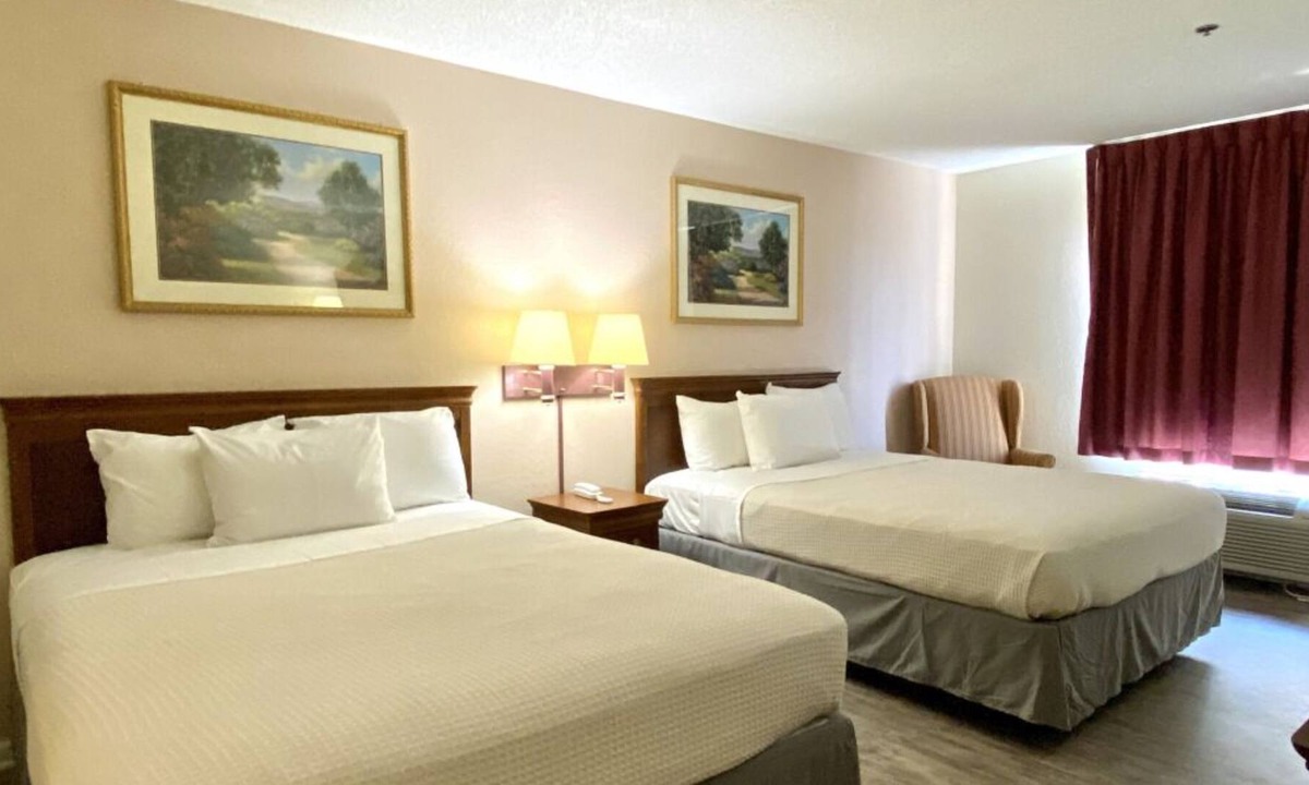 Mount Vernon House | 2 Budget-Friendly Units, Near Riverfront Attractions, Free Parking