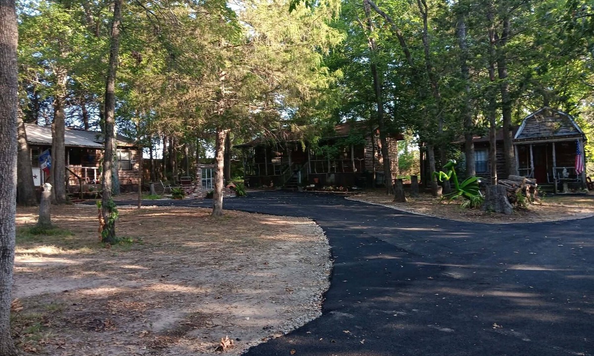 Canton Cabin | 2 Cabins 1 Price Themed Cabins 2 Miles from Trade Days