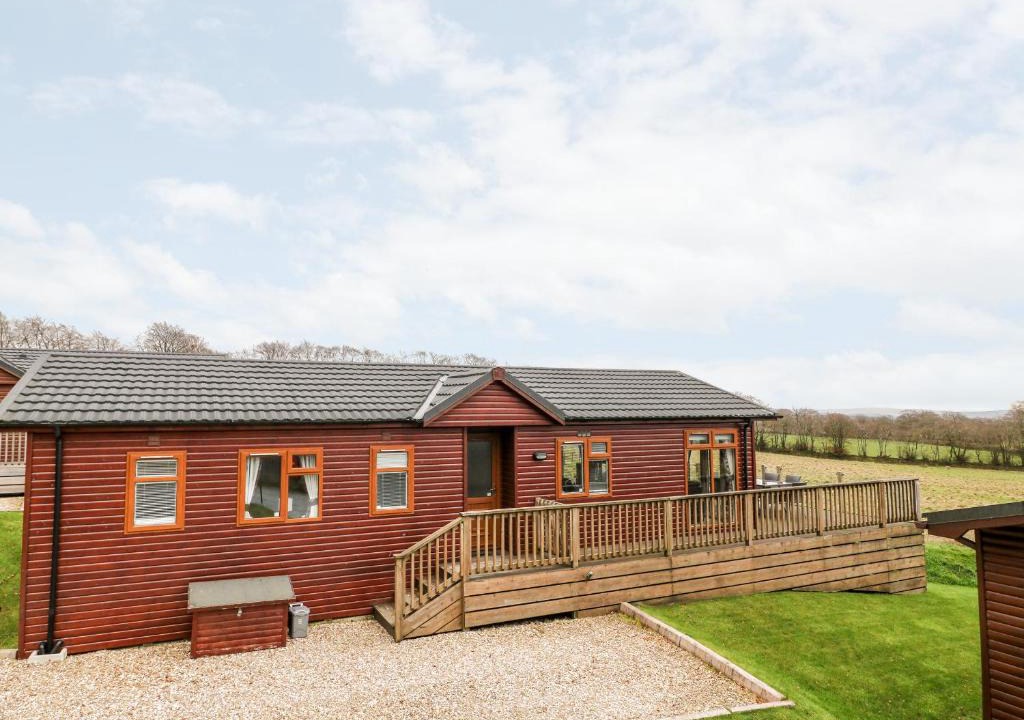 Tavistock House | 2 Cedar Lodge Park