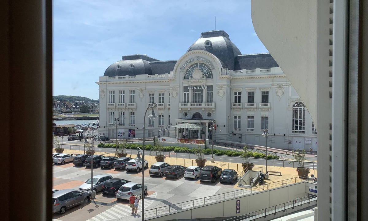 Trouville-sur-Mer Condo | 2 CHAMBRES/2 BEDROOOMS FLAT VIEW ON PORT AND CASINO HOTEL SPA