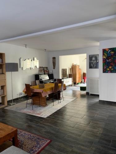 Argenteuil Bed & Breakfast | 2 chambres d'hôtes chez l'habitant / Maison avec jardin proche Paris