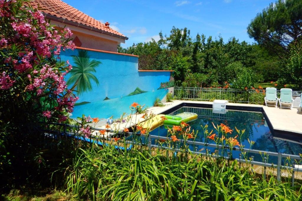 La Terrasse Bed & Breakfast | 2 chambres et salle de bain un oasis de bien être Piscine et jardin Direct Gare Aéroport