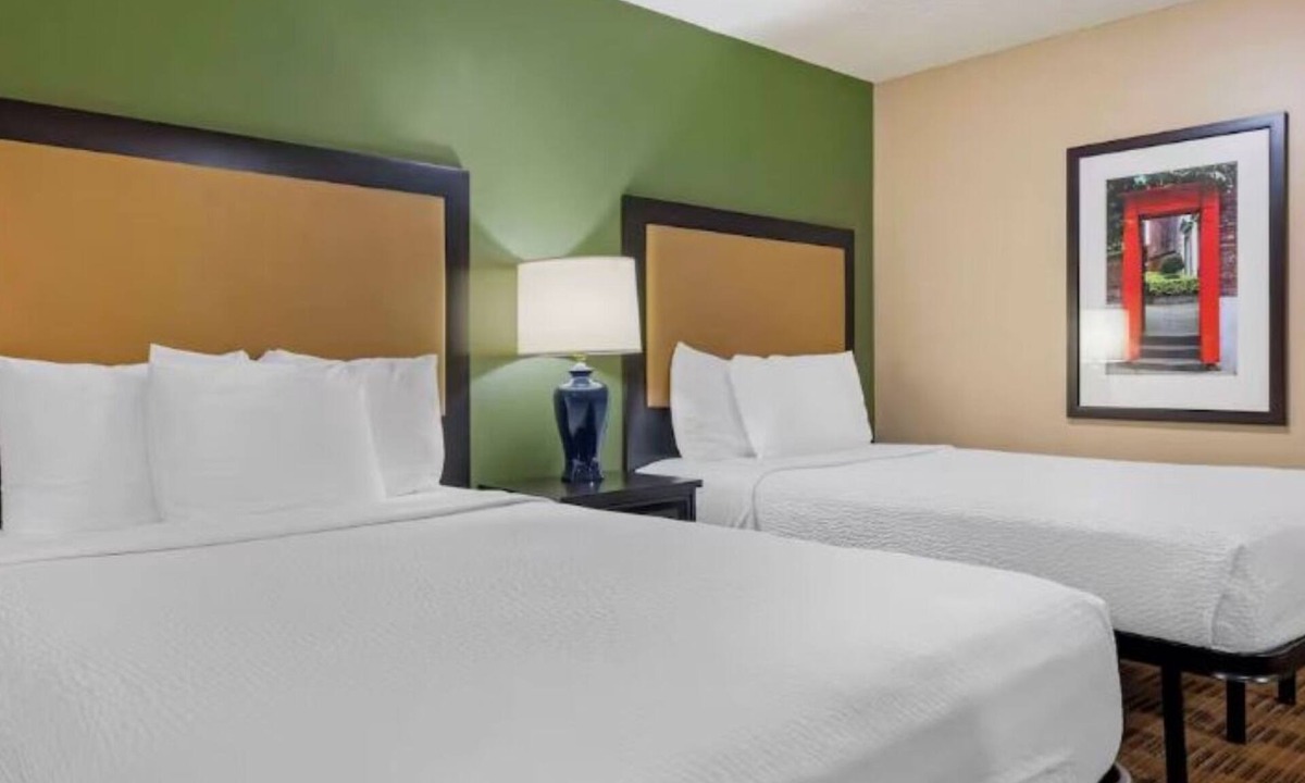 Jeffersontown Hotel | 2 Charming Rooms Perfect for Family or Group Getaways | Free Parking