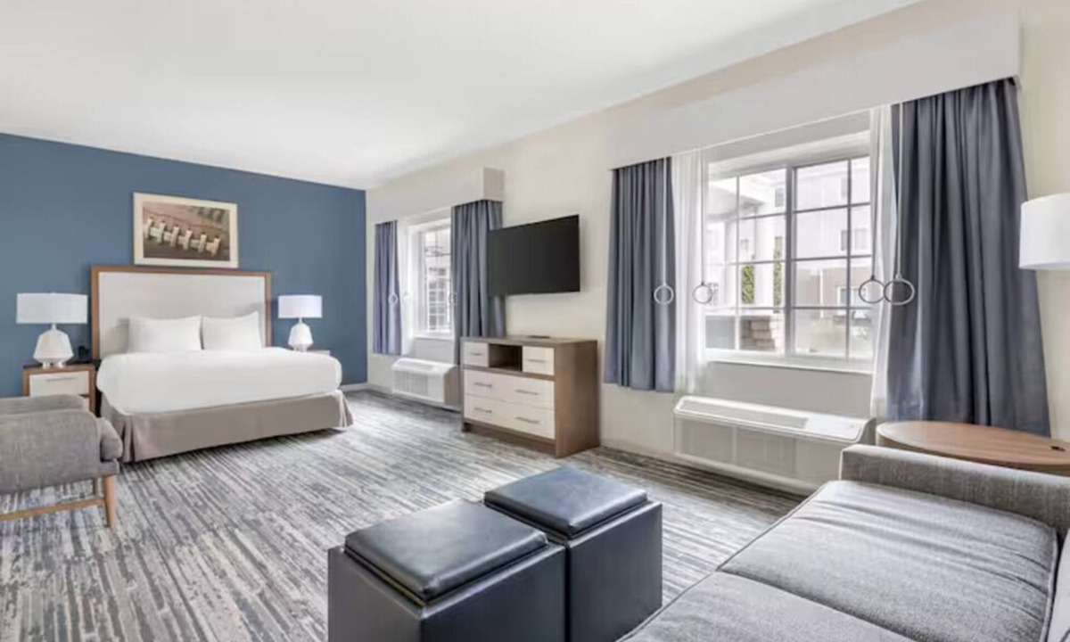 Mishawaka Hotel | 2 Comfortable Studio Unit w/Kitchen l Close to Riverwalk & Notre Dame