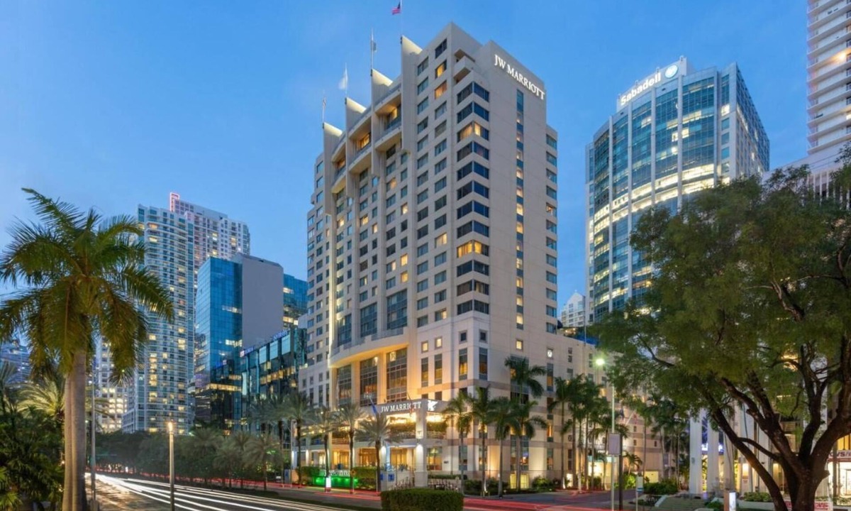 Brickell Hotel | 2 Connecting Suites at a 5⭐️ Hotel