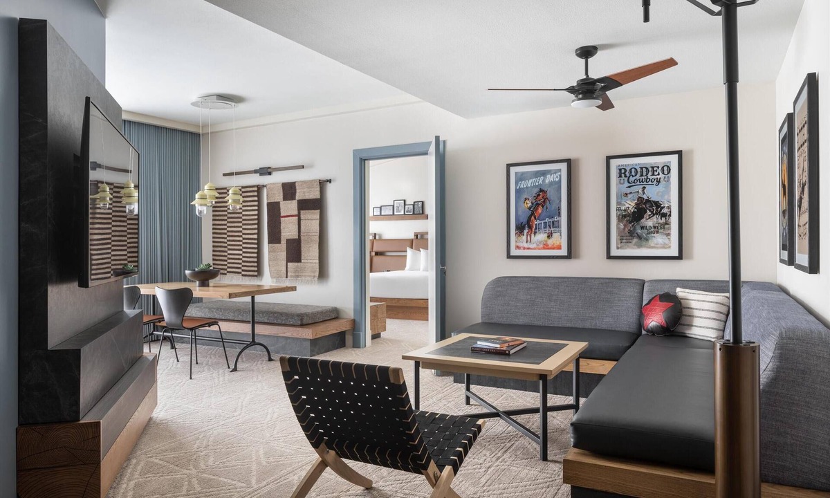 Lost Pines Hotel | 2 Connecting Suites at a 4⭐️ Hotel