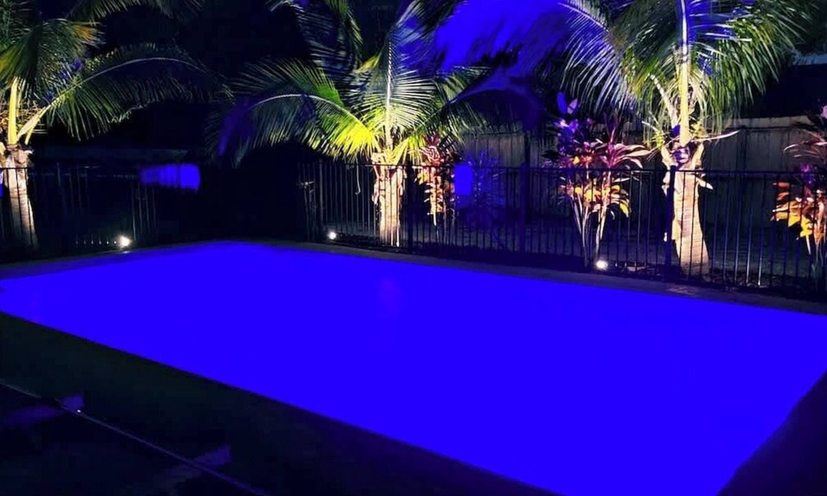 Alta Vista House | 2 Cottages Rented Together, Amazing Heated Pool, Near Beaches