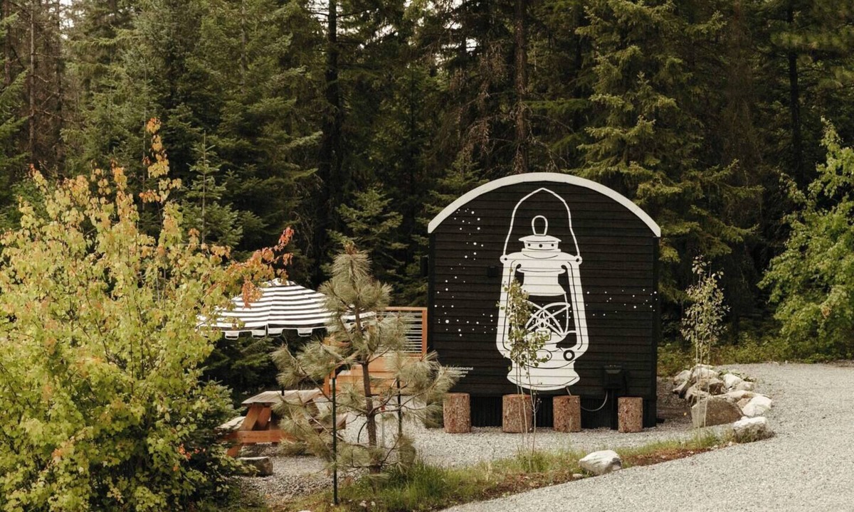 Lakeside Apartment | 2 Deluxe Queen Bedrooms, 1 Bath with Full Kitchen and Washer/Dryer just 5 minutes from Flathead Lake and Lakeside, MT