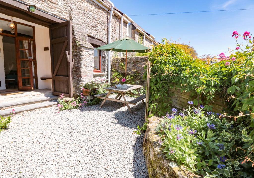 Burgh Island House | 2 Easton Barn