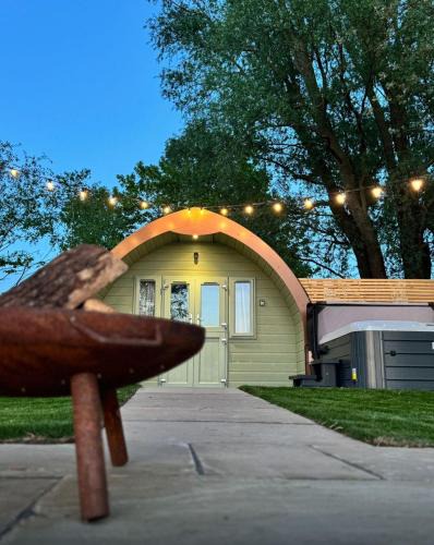 Frognall House | 2 Elm Water lakeside hideaway