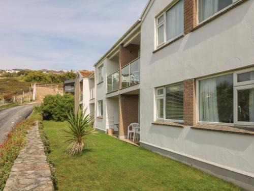 Mawgan Porth Apartment | 2 Europa Court