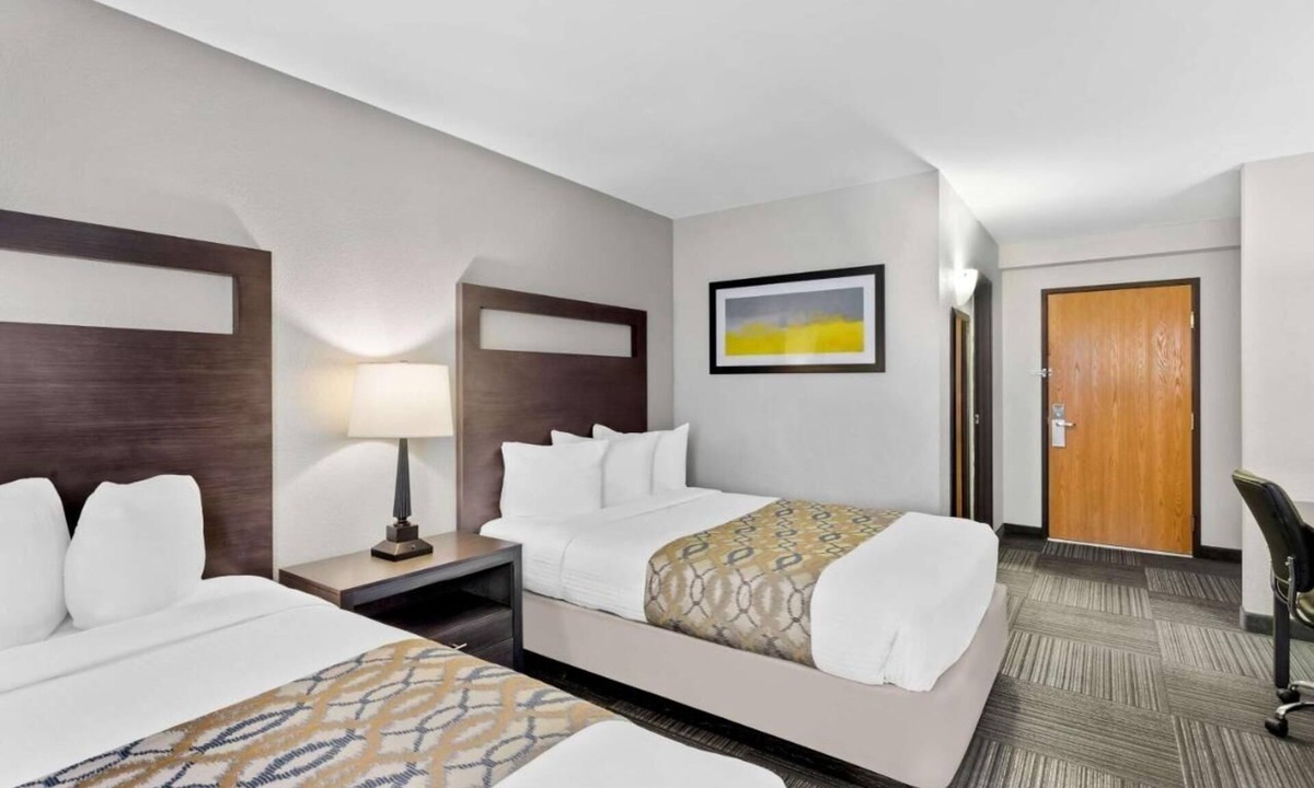 Naperville Hotel | 2 Family-Friendly Units Near Naperville Riverwalk- Free Parking and Breakfast!